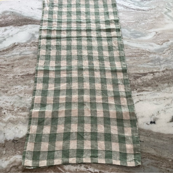 Magnolia Green Gingham Linen Table Runner - Picture 12 of 17